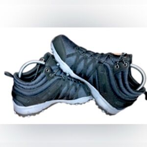 SKECHERS BOOTS Seager Hiker lace up boots in black . NEW WITH TAGS